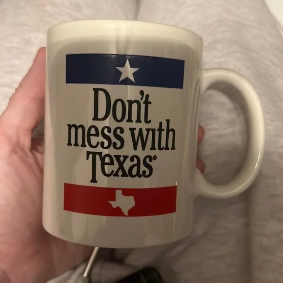 “ Don’t mess with Texas “ coffee mug - Picture 1 of 2